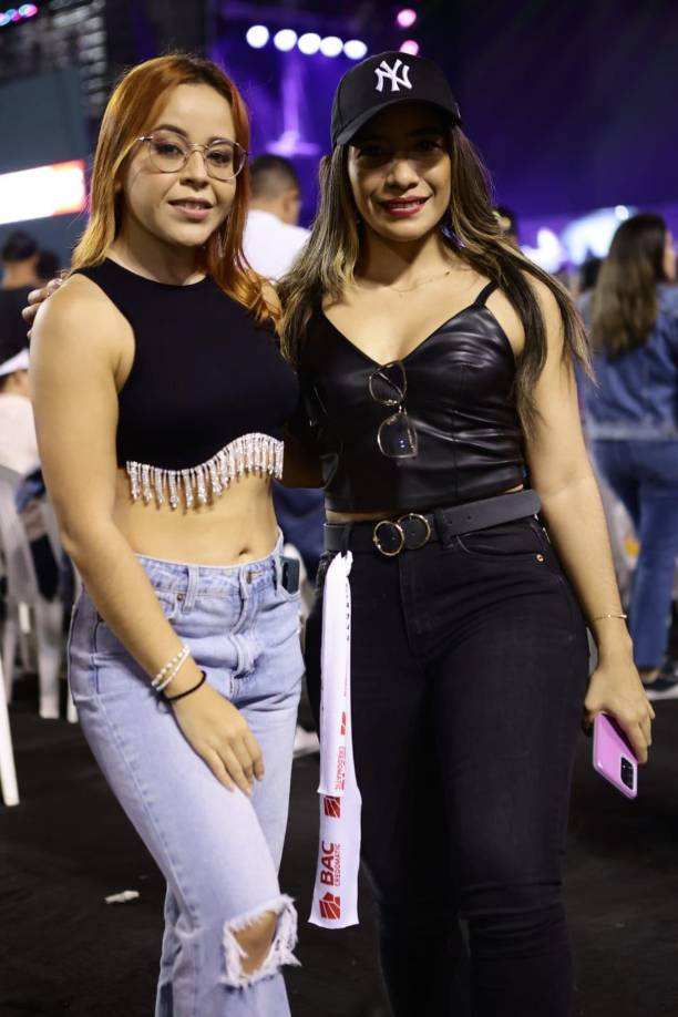 Bianca Carrasco y Astrid Escobar. 