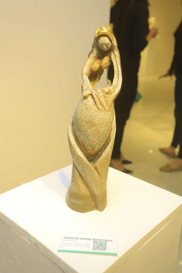 ”Espacio entre nosotros”