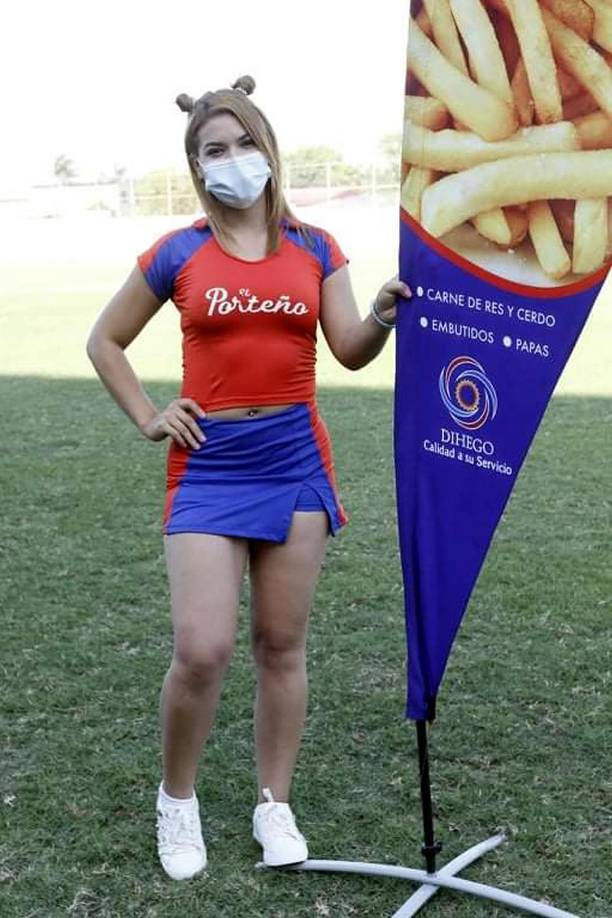 En el estadio Excélsior se vivió una fiesta con el triunfo del Platense y la presencia de guapas chicas.