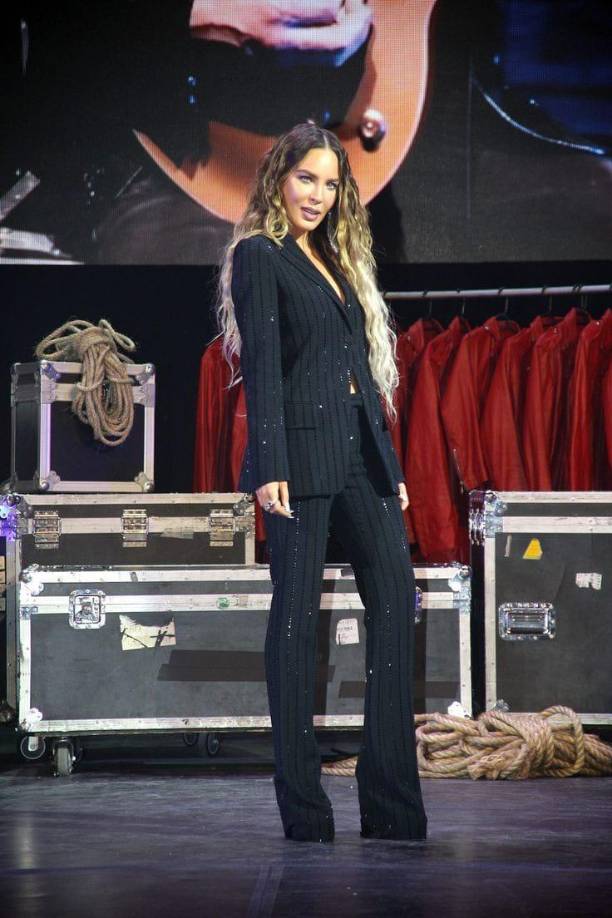 “Laura Bozzo peca de inocente por no decirle ingenua. Tú cómo vas a hacer aval de alguien que ni siquiera es tu amiga, porque Belinda no es amiga de Laura Bozzo”, dijó Jonathan Barajas, en el programa.