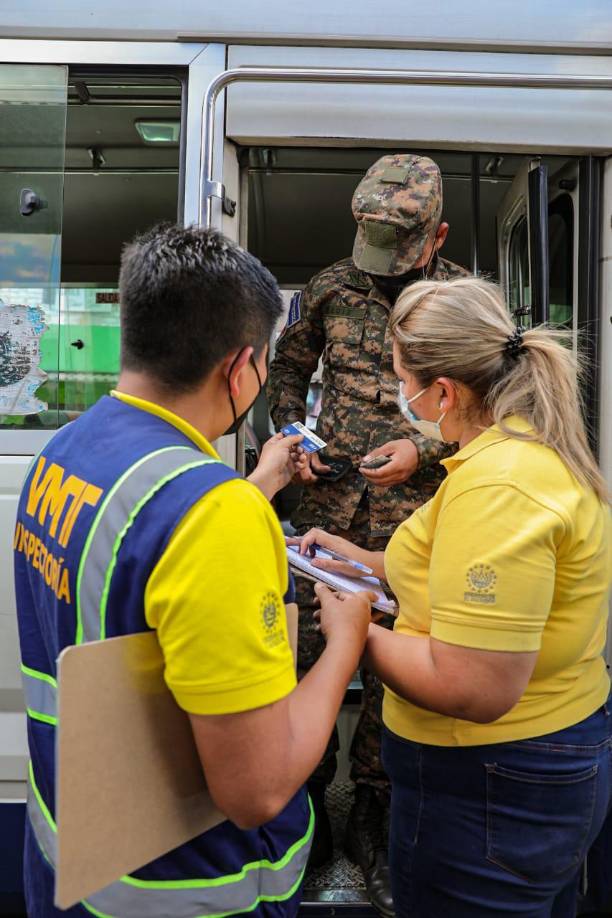 Entre las medidas, según reportes de la prensa local, se encuentran penas de prisión por el aumento del precio del transporte público sin autorización del Gobierno.