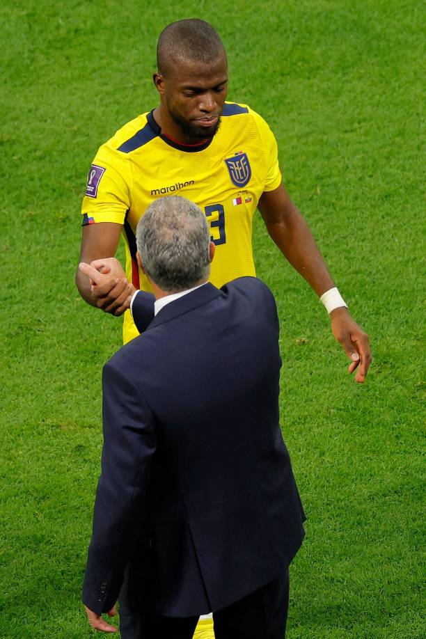 El seleccionador de Ecuador, Gustavo Alfaro, decidió sacar del campo a su figura Enner Valencia en el minuto 76, pero el triunfo nunca peligró.