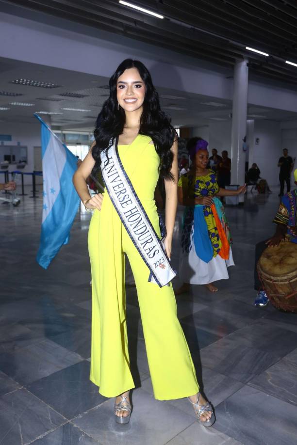 Respecto a su evolución desde que fue coronada, la carismática comunicadora hondureña expresó que “no ha sido solo físicamente, sino<b> también mental</b> y personalmente, porque participar en este certamen me aumentó la <b>autoestima</b>, no solo por los comentarios positivos, sino que también he descubierto muchas aptitudes que no sabía que tenía”. 