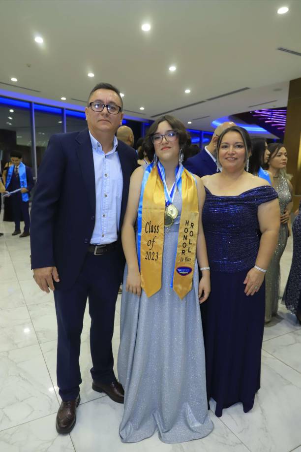 Santos Castro, Elena Castro y Elena Rosibel Erazo