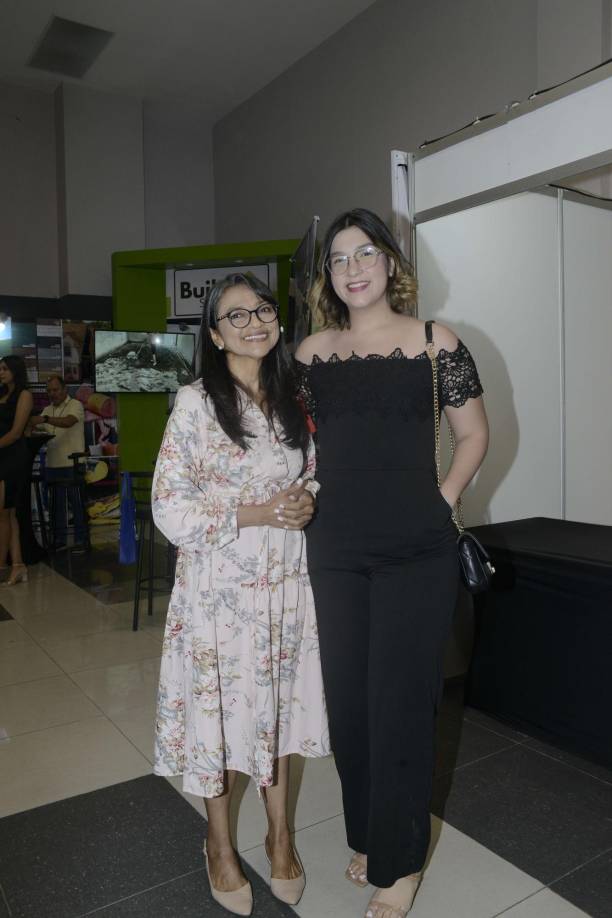 Mercedes Burgos y Mary Andino