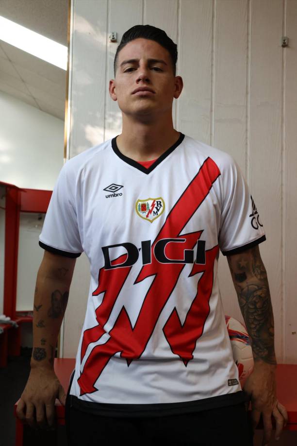 El Rayo aseguró que firma así “su fichaje estrella en la que es su temporada más especial por cumplir 100 años de historia; de valentía, coraje y nobleza”.