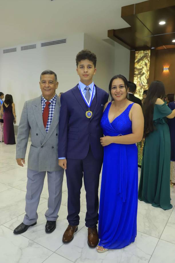 Jorge Santos, Etienne Santos y Sandra Ramos