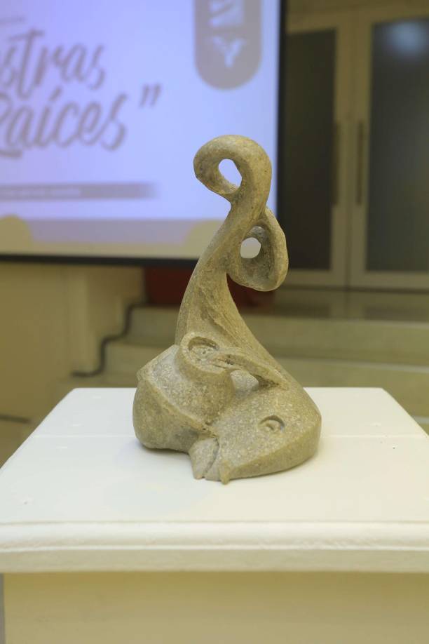 Exposición “Nuestras Raíces”, una acaricia a la escultura