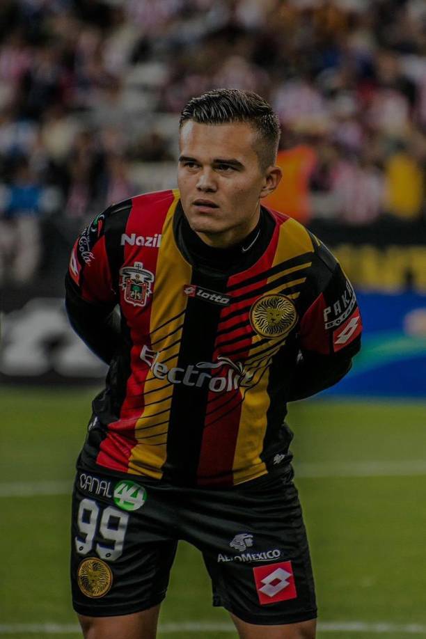 Mariana Echeverría pronto supo que se trataba del hijo del ‘Travieso’ Guzmán, con la esposa del actual jugador del León y ex del América reconociendo la descripción.