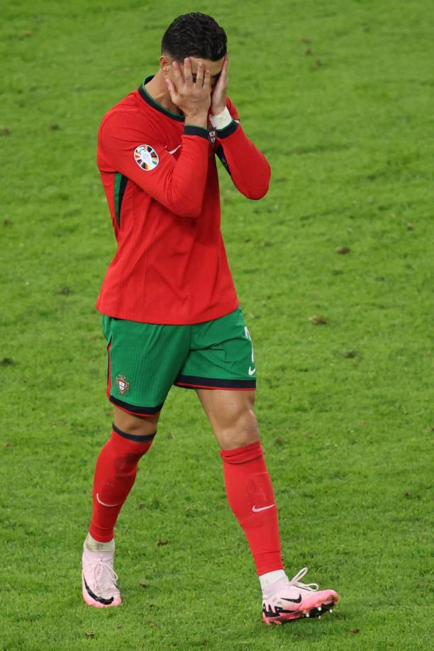 Cristiano Ronaldo y una foto que indica todo, su último torneo, del cual se fue sin goles.