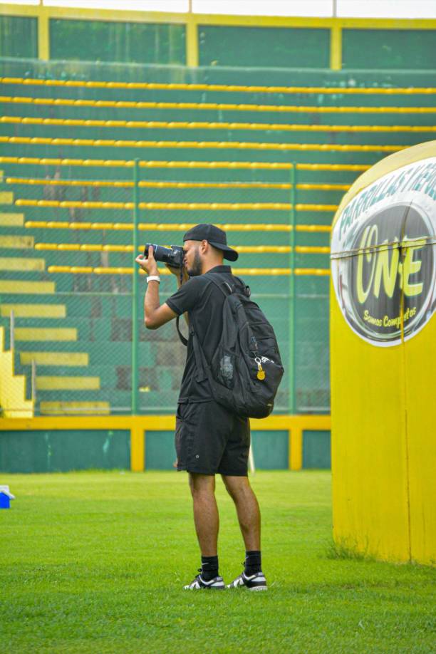 Aaron Pavon de fotógrafo de La Lima de Todos y de Parrillas One.