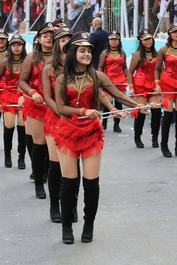 Su llamativo atuendo atrajo las miradas de los presentes, sobre todo, durante el ingreso al estadio Nacional. 