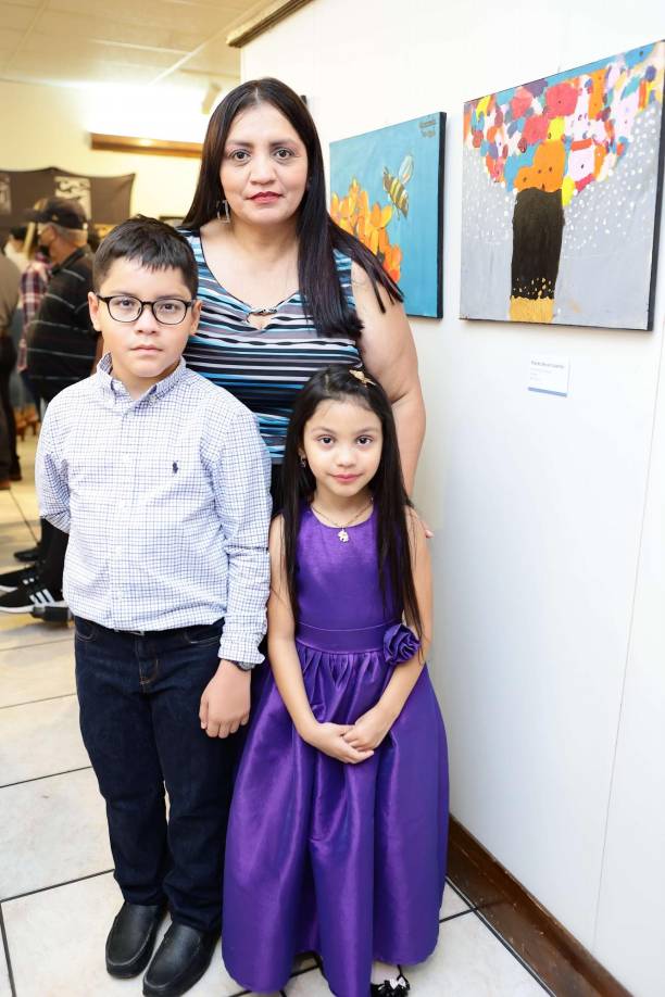 Winstong Hidalgo, Dora Hidalgo y Karla Hidalgo