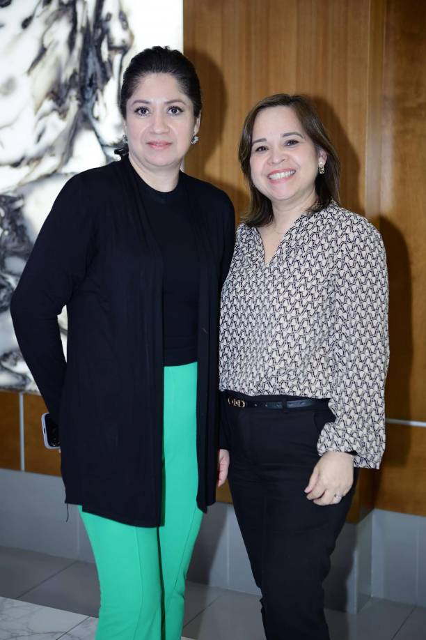 Marla Espinoza y Brenda Pineda