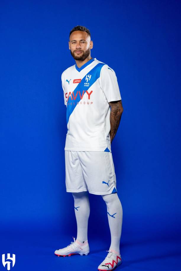 El club saudí Al Hilal confirmó de manera oficial el fichaje de Neymar, de 31 años, después de semanas de rumores sobre la incorporación del ‘10’ del PSG a las filas del conjunto árabe.