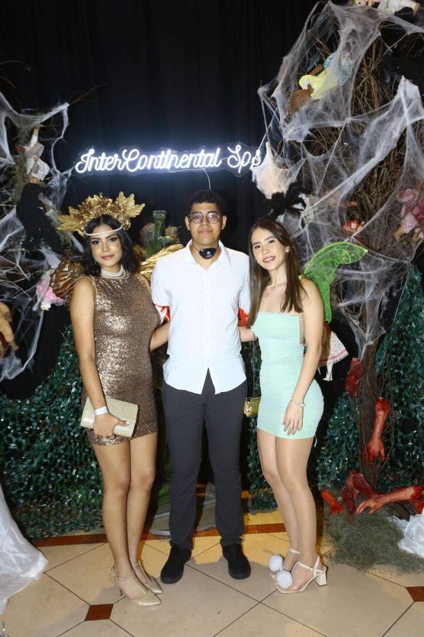 Mynelly Medina, Michael Hedman y Valeria Bobadilla