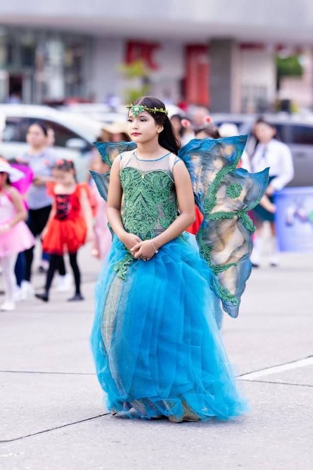 Los colegios recorrieron toda la tercera avenida hasta llegar al parque central de Puerto Cortés.