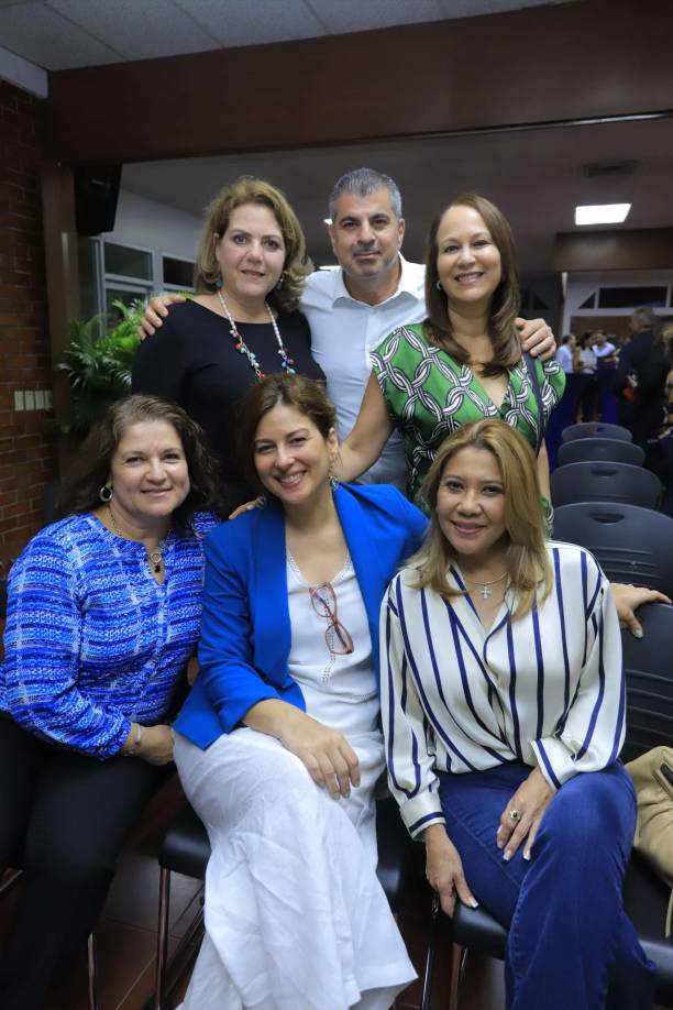 Ameno cóctel para celebrar 70 aniversario de la EIS