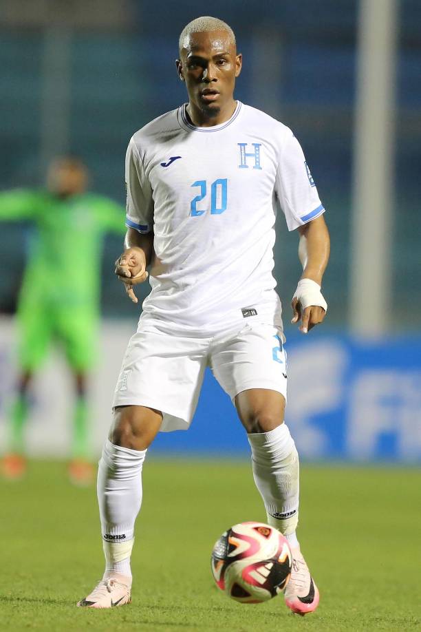 Deiby Flores - La mancuerna en la contención será uno nuevo y el de siempre; el del Toronto FC llega con ritmo de juego y será titular.