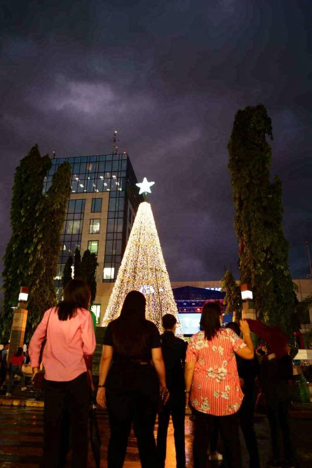 Destacó que en todos los logros ha sido fundamental la confianza de los clientes. “Banpaís alcanzó el primer lugar del sistema financiero en utilidades netas y rentabilidad, en crecimiento de préstamos vigentes y cartera comercial, también en créditos de vivienda”.