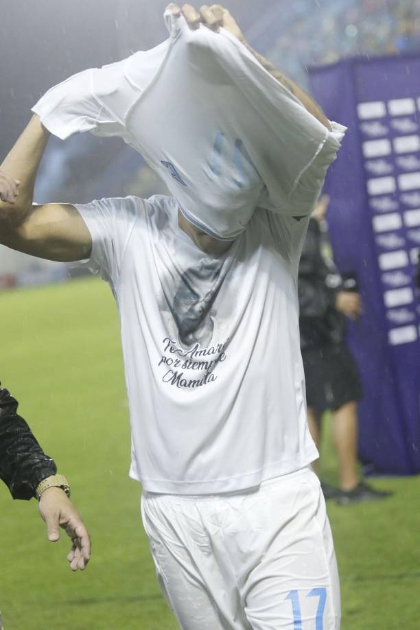 Luis Palma fue el héroe de Honduras con sus dos goles para vencer a México.