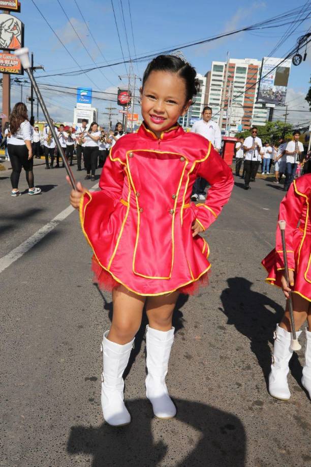 Niños de prebásica se lucen en desfiles de independencia patria