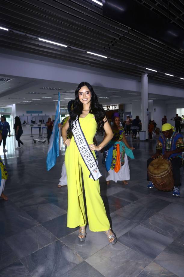 Uno de los puntos más sobresalientes de <b>Zu </b>es su oratoria, y al ser cuestionada cómo ha hecho para perfeccionarla, comentó: “Una recomendación que yo siempre les haría es verse al espejo, platiquen con ustedes mismos. Por ejemplo, algo que yo hacía cuando comencé en los medios, es que me grababa con mi celular presentando una noticia y lo repetía”.