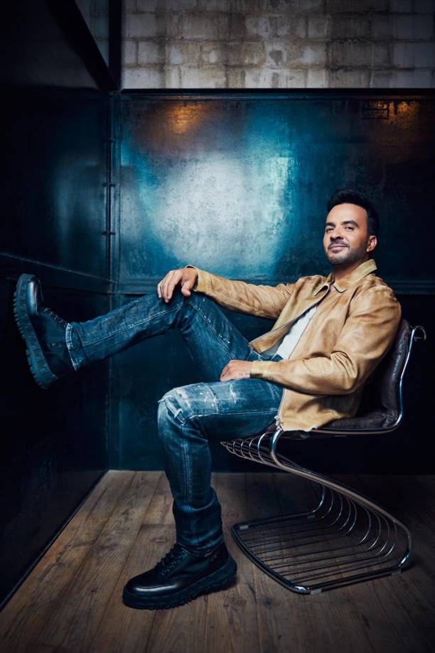 Con tantos proyectos realizados no extraña que Fonsi pida a los Tres Reyes Magos -una tradición que enseñó a sus hijos- “unas vacaciones en la playa junto a mi familia. Ojalá me regalen unos días libres, pero, por ahora, seguimos trabajando mucho”.