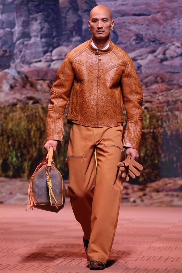 Williams es un artista afroamericano, como Abloh, con conexiones con el mundo del espectáculo, la música y el deporte en Estados Unidos. La presencia de estrellas se ha vuelto un aspecto esencial de los desfiles de las grandes casas como Louis Vuitton, Dior o Balenciaga.