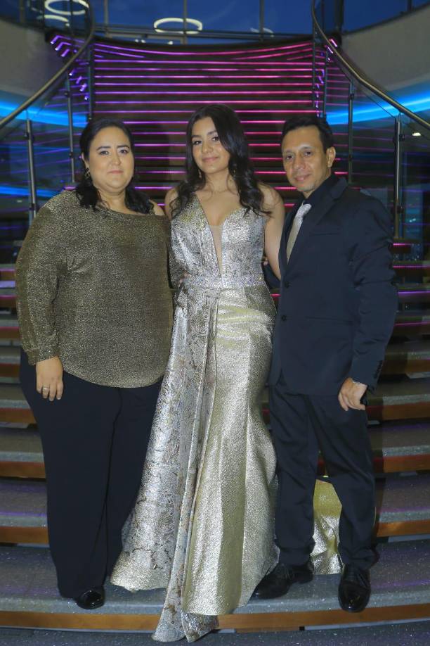 Escuela Santa María del Valle celebra su “Grad Night 2023”