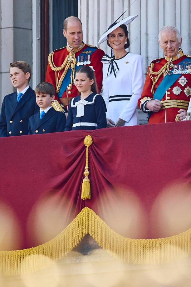 Kate acaparó todos los focos en la celebración de la ceremonia Trooping the Colour (‘Desfilando el Estandarte’) que conmemora el cumpleaños oficial de los reyes británicos desde hace más de 260 años.