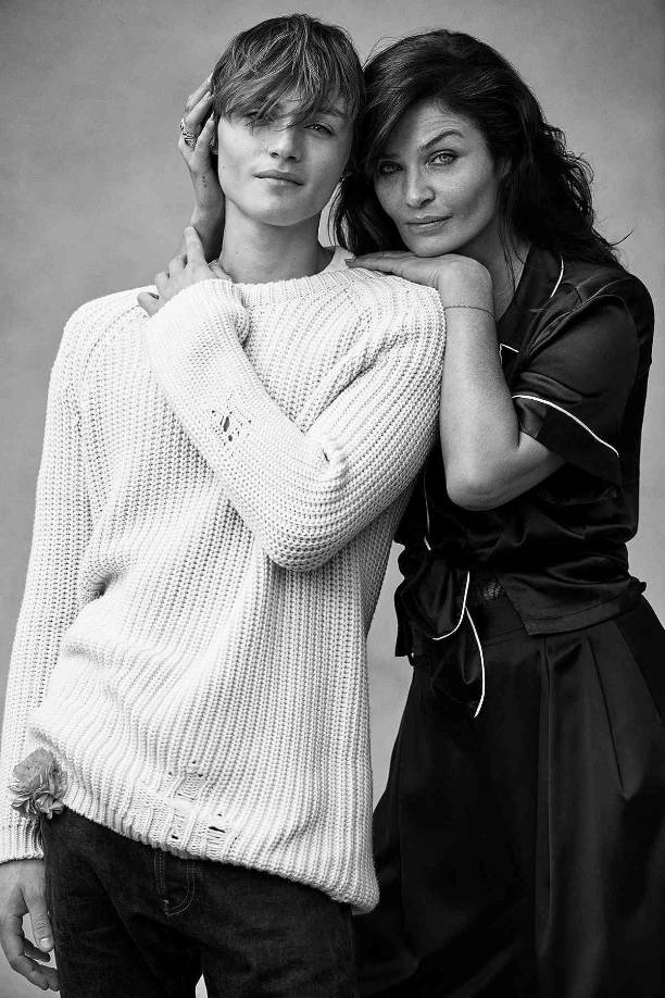 Mingus Lucien es captado en esta imagen con su madres, Helena Christensen.