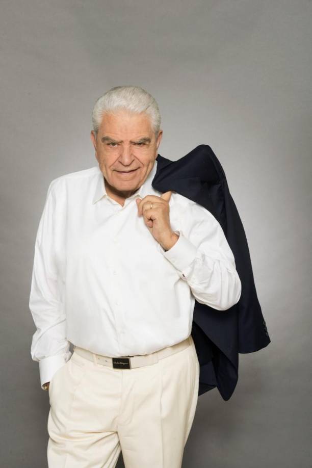 “Lo más importante es que yo me di cuenta que lo que más tengo son ganas de vivir. Me di cuenta que había tantas cosas que estaban pasando a mi alrededor, así que dediqué muchas horas de este encierro a escribir mi libro”.