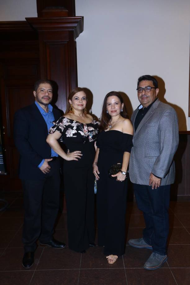 Vladimir Castillo, Anke Bahr de Castillo, Sofía de Flores y Gerardo Flores