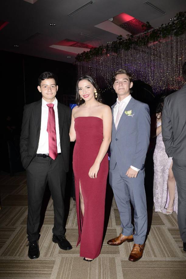 Gabriel Bowen, María Belén Barahona y Eduardo Martínez