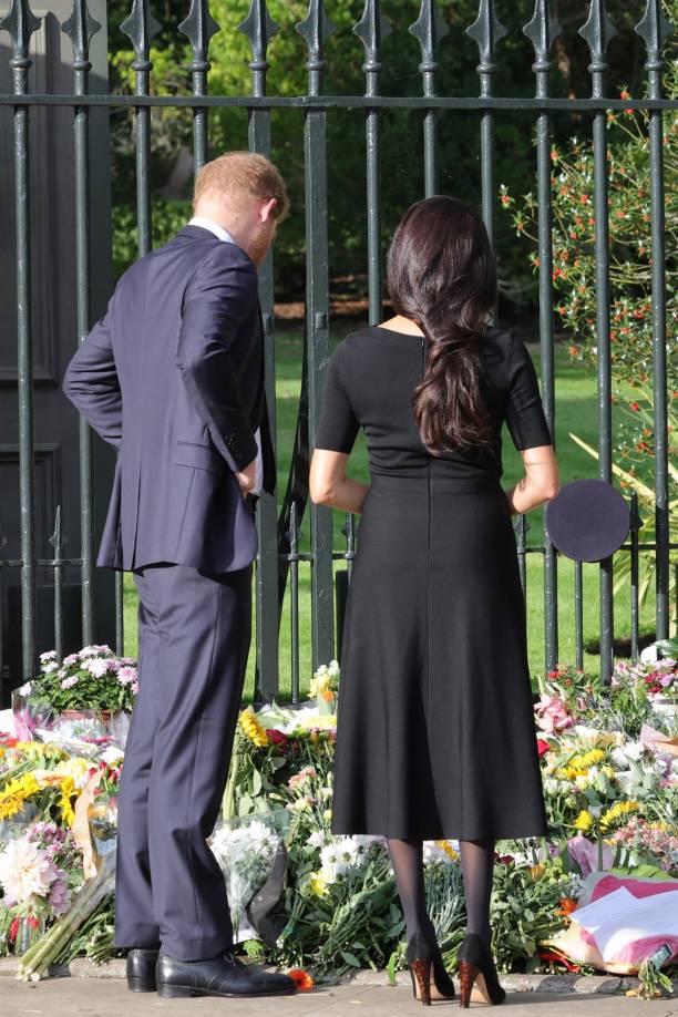 El príncipe Harry, que estaba en Alemania cuando el palacio de Buckingham comunicó la gravedad del estado de Isabel II, voló el jueves -día 8- hasta el castillo de Balmoral, en el noreste de Escocia, donde la reina murió a los 96 años.