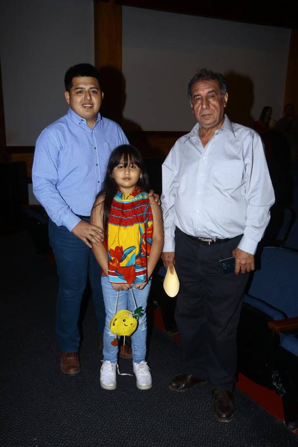 Iván Flores, Aitana Flores y Arnulfo Aguilar