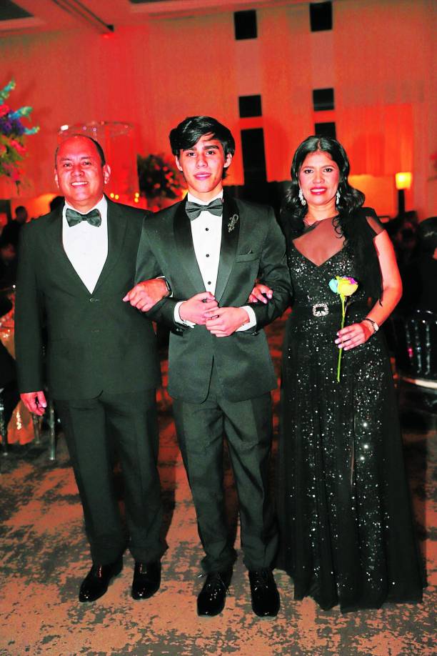 Lennin Pineda, Óscar Pineda y Karen Lagos.