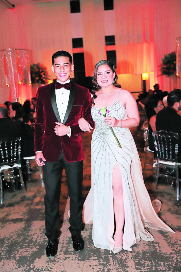 Jonathan Mendoza y Melissa López