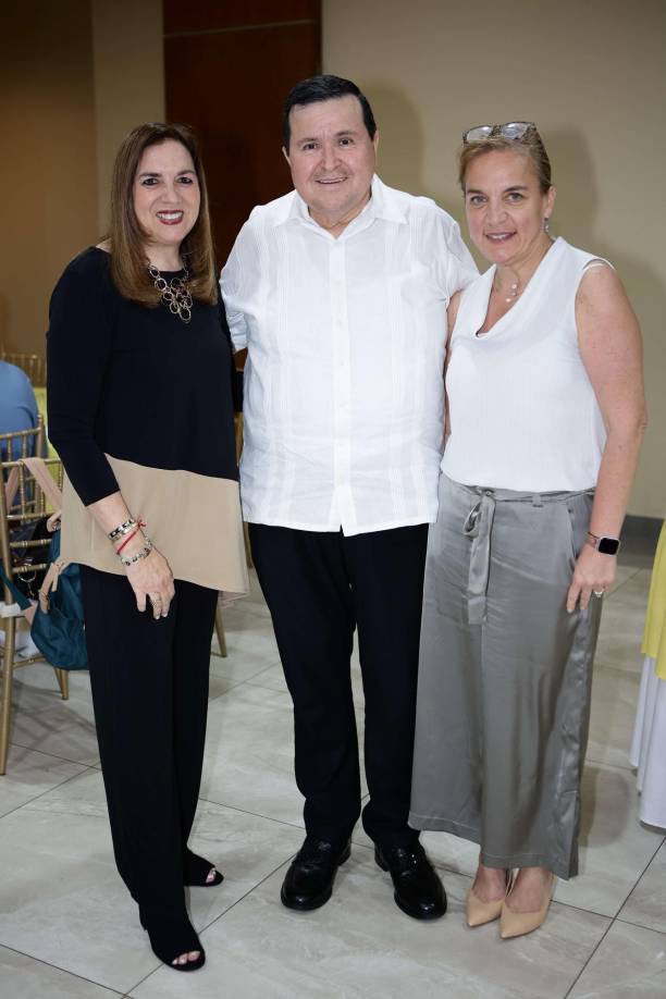 Ana Hands, Hernando Moreno y Claudia Medina