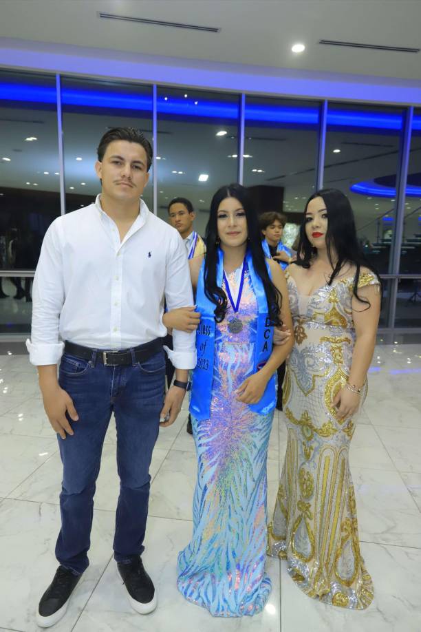 Jorge Sosa, Rose Hall y Eliana Hall