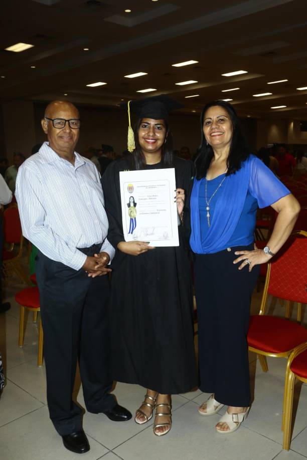 Roberto Anduray, Elsa Rodríguez y Ana Anduray