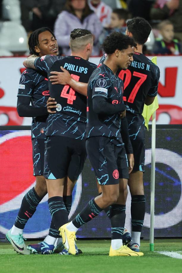 Recogió un pase en la banda, encaró hacia el interior y conectó un trallazo al primer palo. Una carta de presentación perfecta para aquellos que le recordaban recibiendo instrucciones de Guardiola en la banda del Etihad durante un partido de hace seis años.