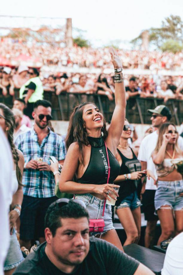 “Cubriendo el (festival) Ja’umina me topé con Vita, cálidamente me dejó captar lo que probablemente fue una de sus últimas alegrías”, escribió la fotógrafa Pao Espinoza en su cuenta de Twitter, donde compartió las imágenes de la influencer.