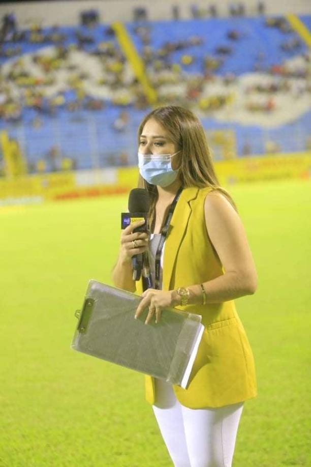 La periodista Karla López estuvo reportando todas las incidencias del duelo donde Real España goleó 3-0 al Honduras Progreso en el estadio Morazán.