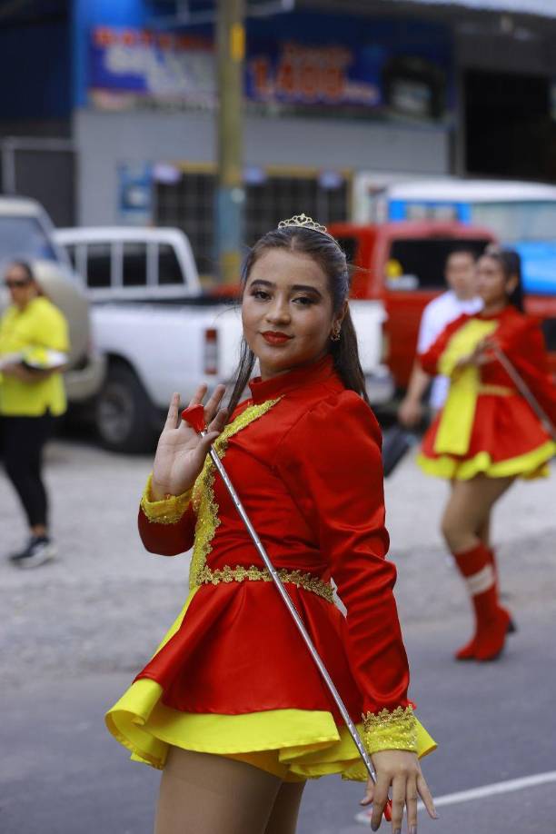 Palillonas del Instituto Jesús de Nazareth se lucen en los desfiles de SPS