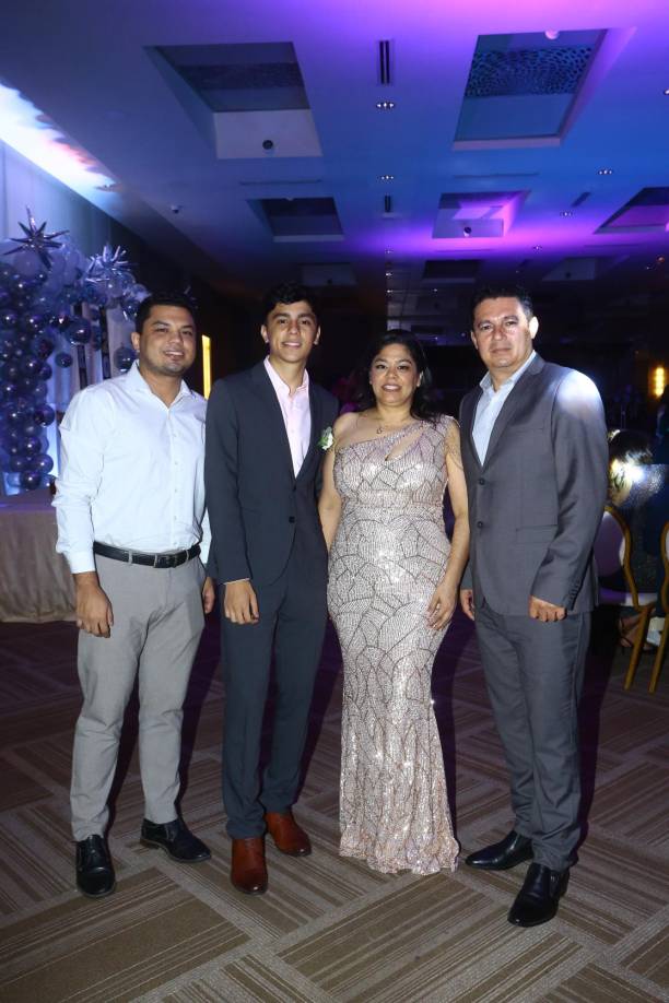 Javier Henriquez, Wilmer Saavedra, Silvia Henriquez y Wilmer Saavedra
