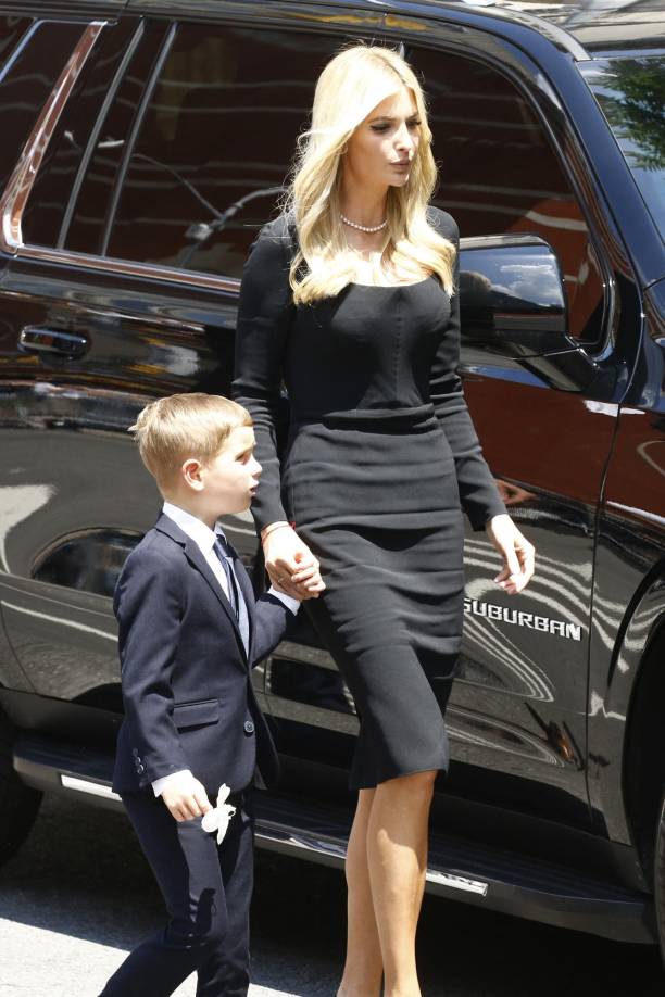 Ivanka se mostró muy afectada por la inesperada muerte de su madre, que tenía 73 años de edad.
