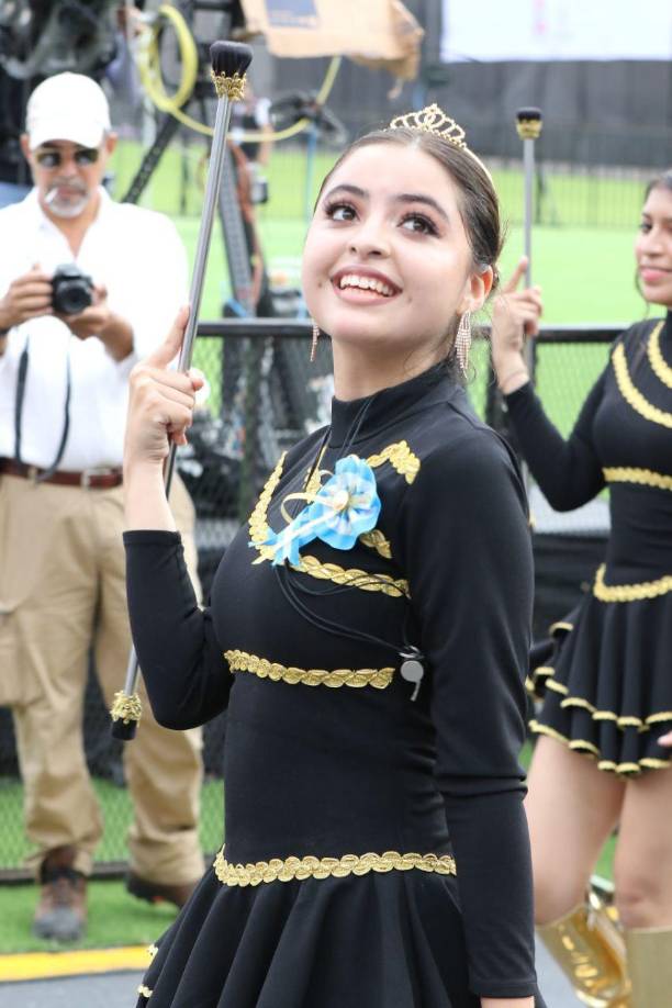 La encantadora palillona es estudiante del Instituto Normal Mixto Bilingüe, de Tegucigalpa. 