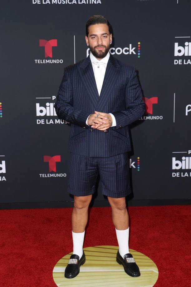 Así llegó el cantante colombiano Maluma, quien estrenará su nuevo tema musical llamado “Junio”.